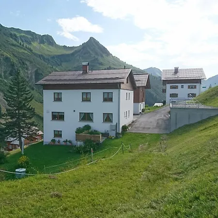 Haus Furka 招待所
